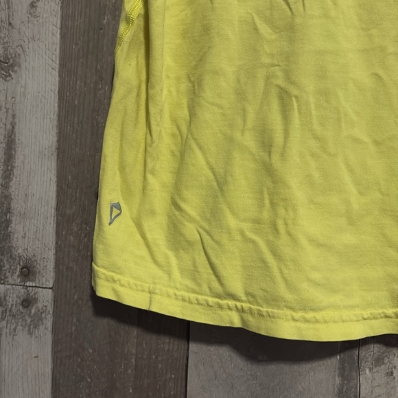 Lululemon Ivivva Yellow Short Sleeve Tee size 8 - Picture 3 of 4